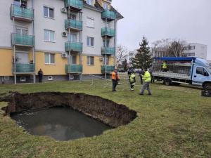 Upozornenie na prepadnutú jamu na Zorničke